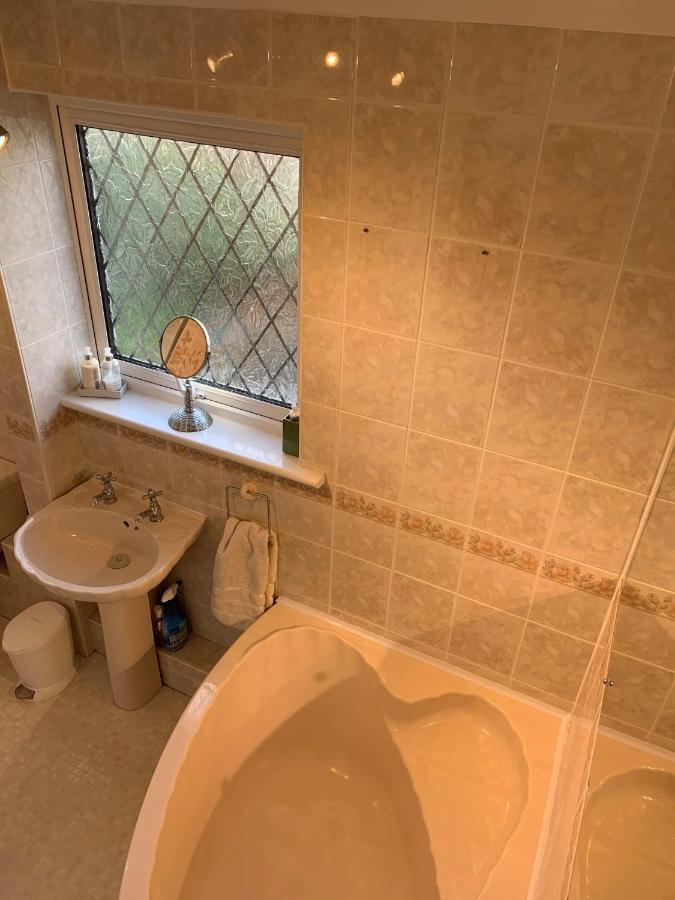 Shazzamm Apartment New Quay Екстериор снимка
